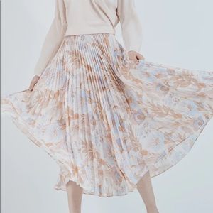 Vince Marine garden pleated midi skirt size 4